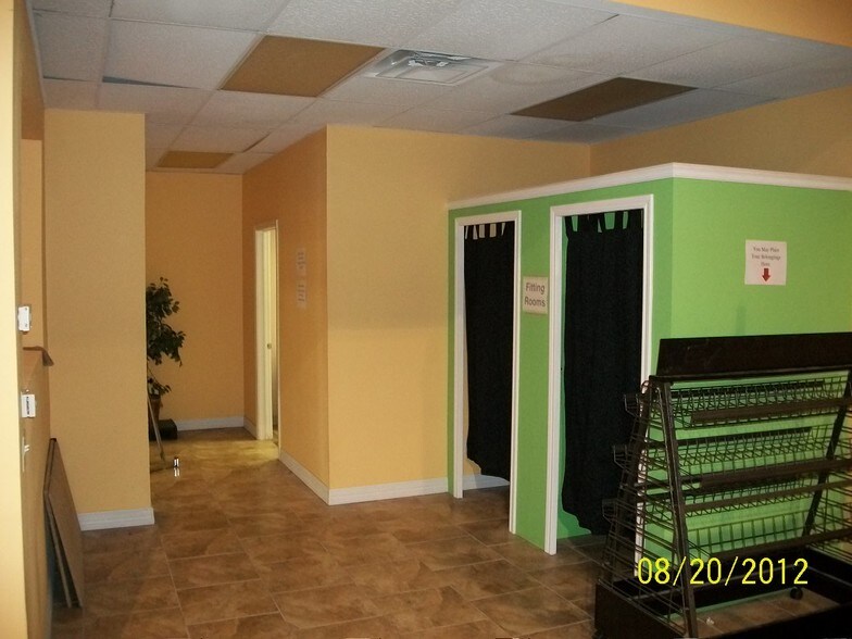 More Photos Of 12373 Scarsdale Blvd, Houston Unknown For Lease