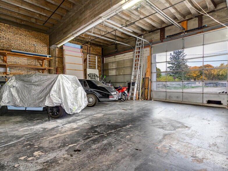 More Photos Of 2109-2119 Green Bay Rd, Highland Park Storefront Retail Residential For Sale