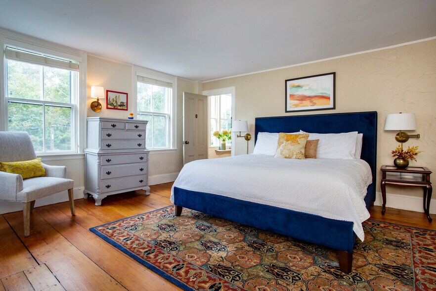 More Photos Of 277 Route 6A, Yarmouth Port Hotel For Sale
