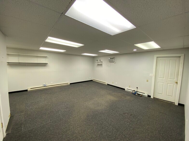 More Photos Of 180 Sunny Valley Rd, New Milford Light Distribution For Lease