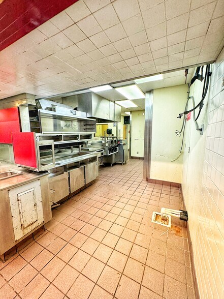 More Photos Of 3957-3985 Cottage Hill Rd, Mobile Unknown For Lease