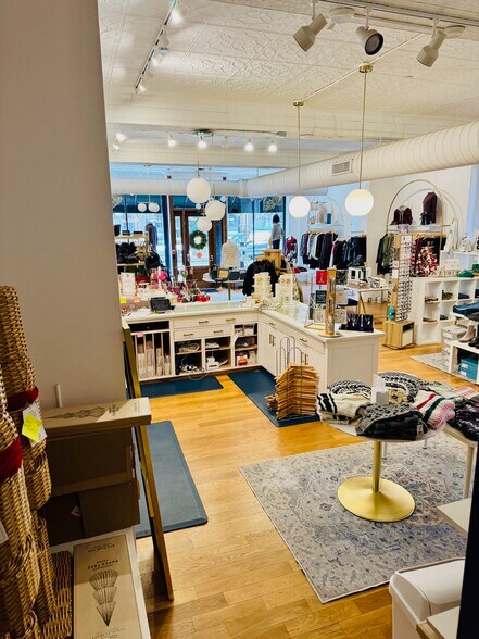 More Photos Of 423 Hope St, Bristol Apartments For Sale