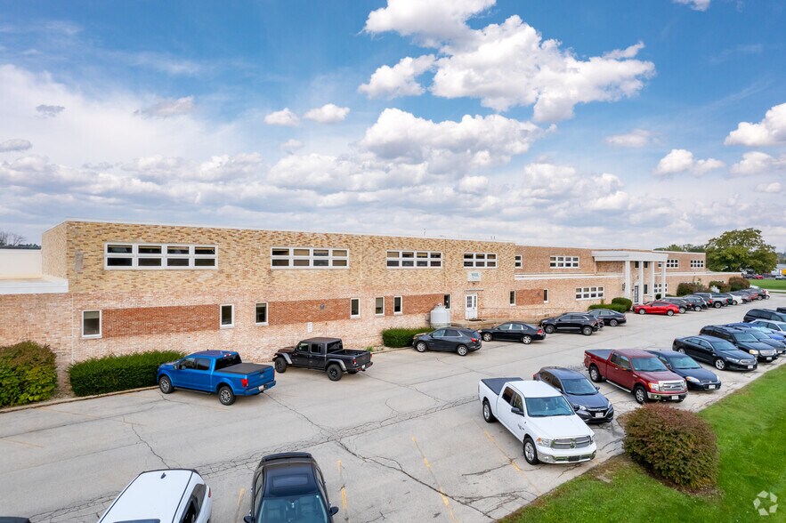More Photos Of W57N14363 Doerr Way, Cedarburg Manufacturing For Lease