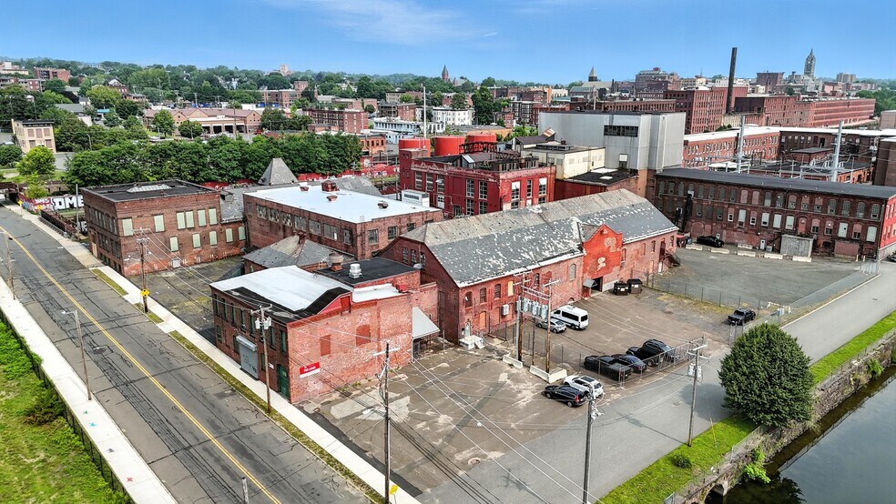 More Photos Of 81-85 Sargeant St, Holyoke Manufacturing For Lease