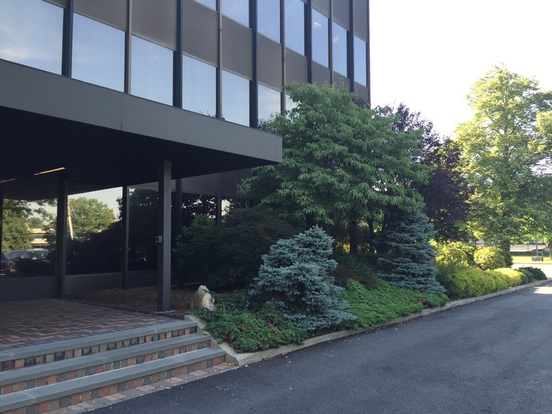 More Photos Of 420 Columbus Ave, Valhalla Office For Lease
