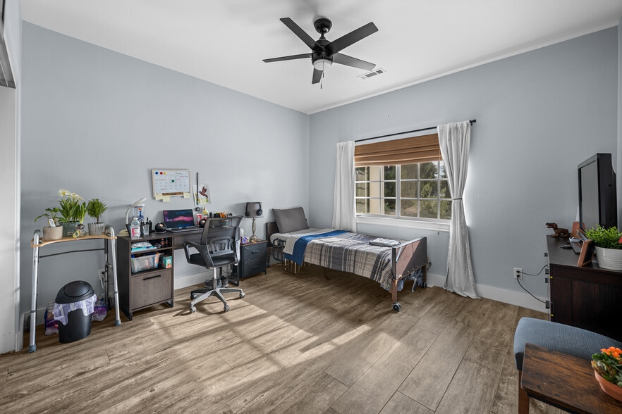 More Photos Of 12908 South Ln, Redlands Healthcare For Sale