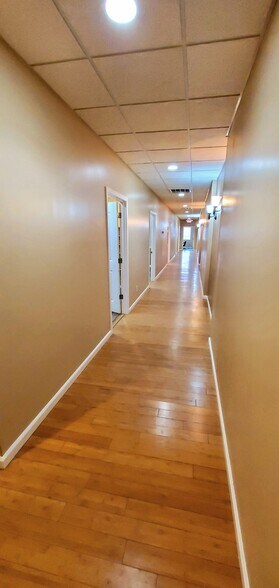 More Photos Of 825 Canal St, Evansville Warehouse For Lease