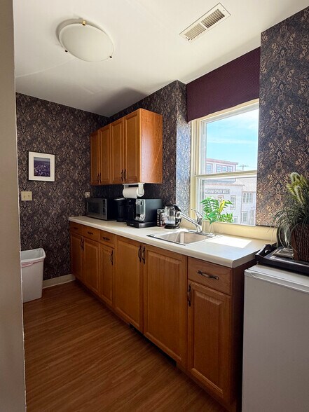 More Photos Of 3 Summer St, Hingham Office Residential For Lease