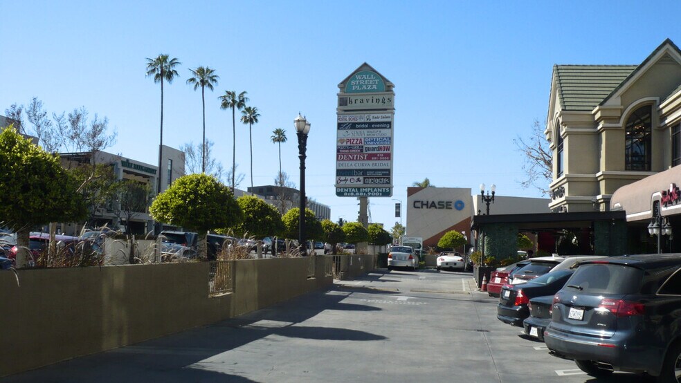 More Photos Of 18645-18663 Ventura Blvd, Tarzana General Retail For Lease