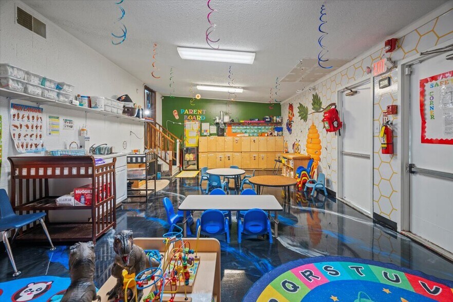 More Photos Of 1718 S Beltline Blvd, Columbia Daycare Center For Sale