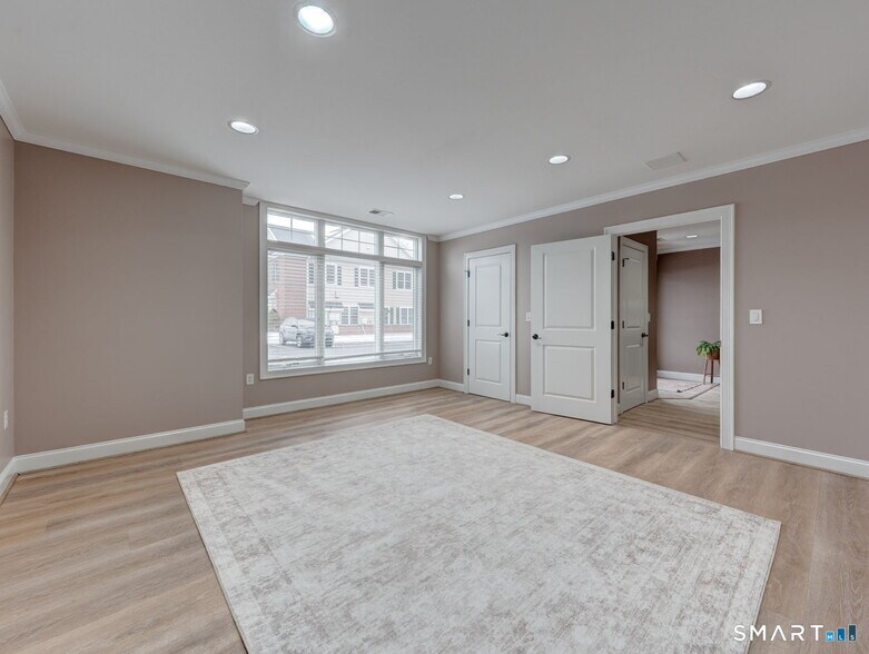 More Photos Of 225 Oakland Rd, South Windsor Office For Sale