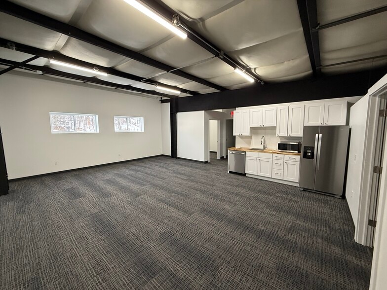 More Photos Of 5180 W River Dr, Comstock Park Manufacturing For Lease