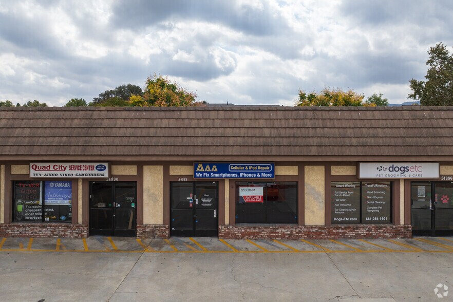 More Photos Of 24777-24890 Apple St, Newhall Flex For Lease