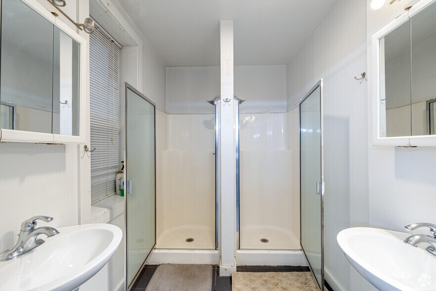 More Photos Of 221 Washington St, Binghamton Unknown For Sale