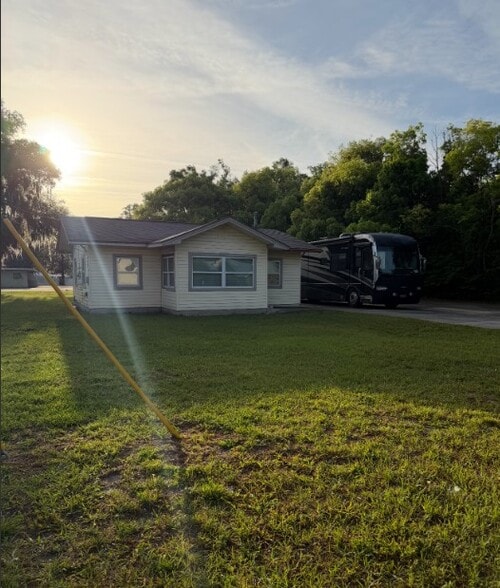 Primary Photo Of 1011 S Palm Ave, Palatka Office For Sale
