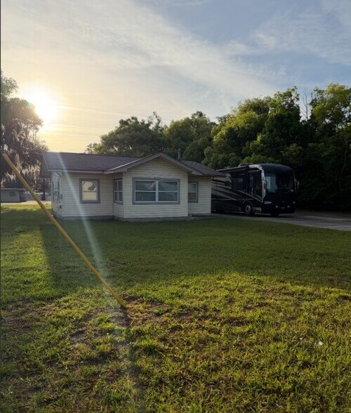 Primary Photo Of 1011 S Palm Ave, Palatka Office For Sale