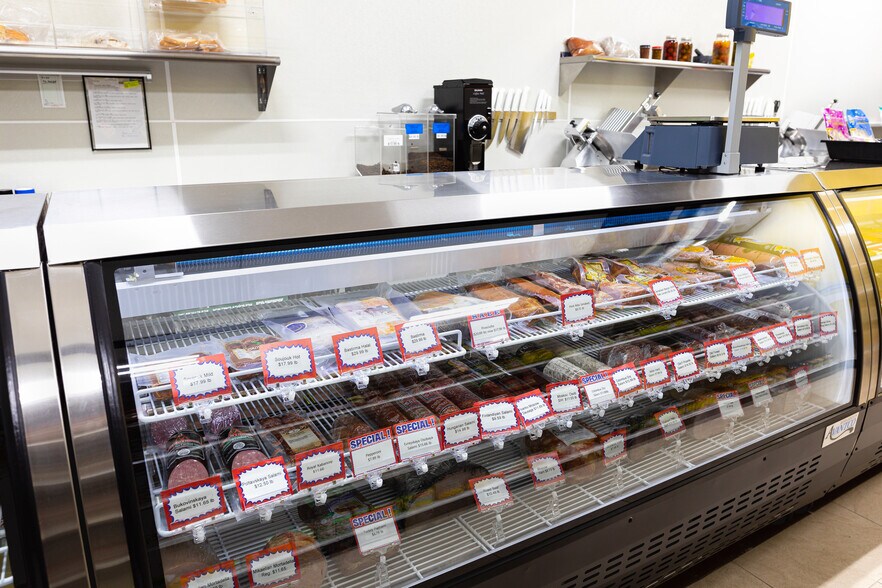 More Photos Of 10124-10138 Topanga Canyon Blvd, Chatsworth General Retail For Sale