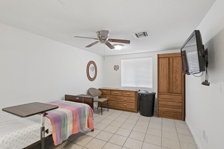 More Photos Of 1600 E Citation Ln, Tempe Assisted Living For Sale