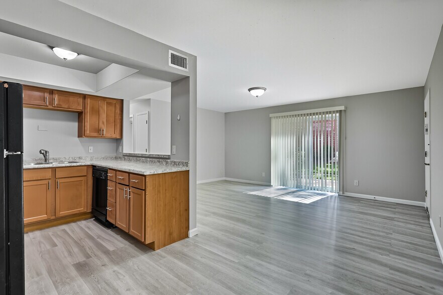 More Photos Of 11542-11556 Concord Village Ave, Saint Louis Apartments For Sale