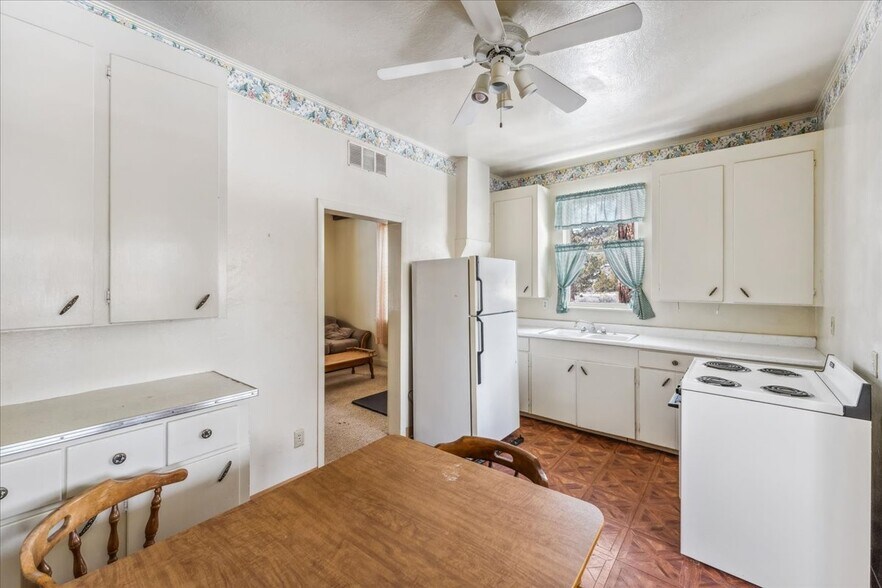 More Photos Of 17604 US-97 Hwy, Weed Apartments For Sale