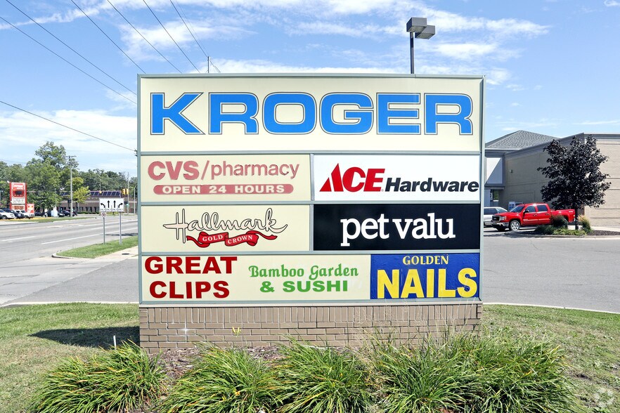 More Photos Of 124-210 Merriman Rd, Westland Storefront For Lease