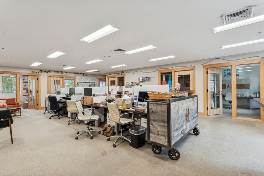 More Photos Of 27649 Old Lincoln Highway, Wanship Freestanding For Sale