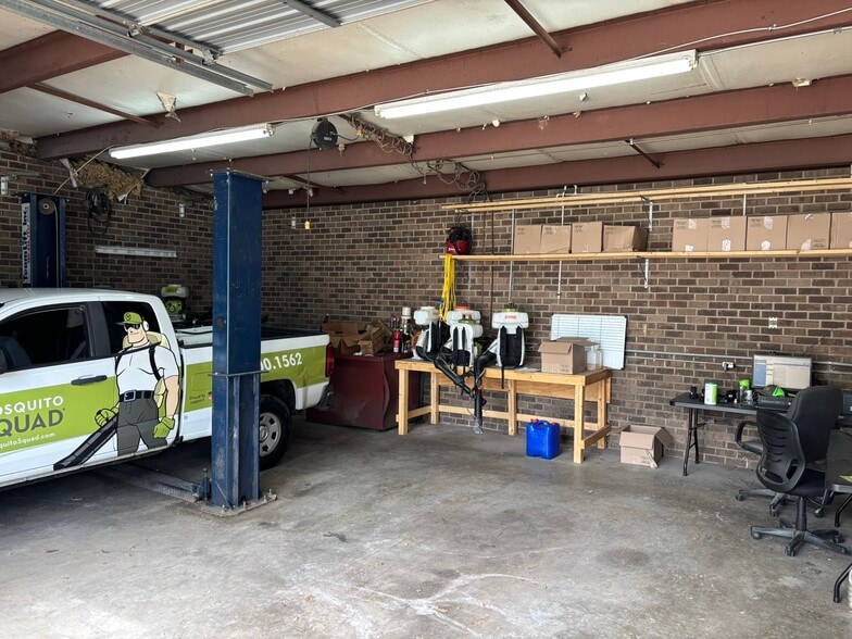 More Photos Of 1015 Ellis Rd, Durham Light Manufacturing For Sale