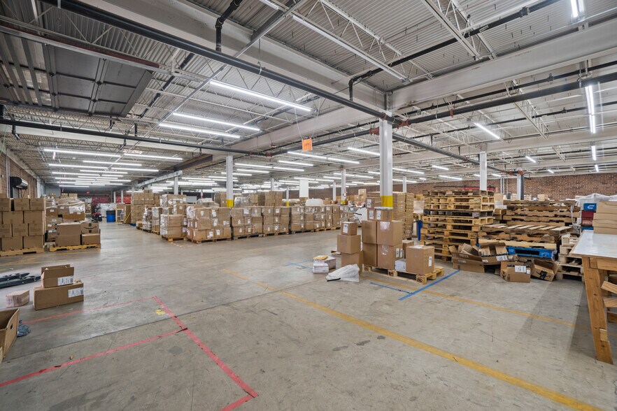 More Photos Of 207 20th St SE, Hickory Warehouse For Sale