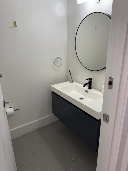 More Photos Of 120 E Marks St, Orlando Loft Creative Space For Lease