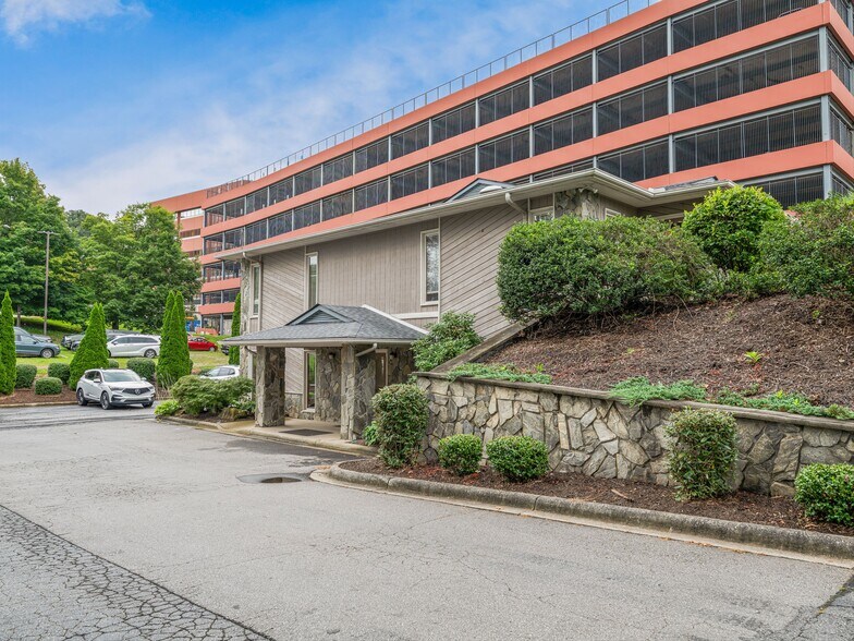 More Photos Of 6 Brooklet St, Asheville Medical For Sale