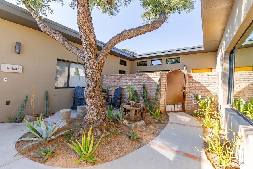 More Photos Of 19848 N Cave Creek Rd, Phoenix Office For Sale