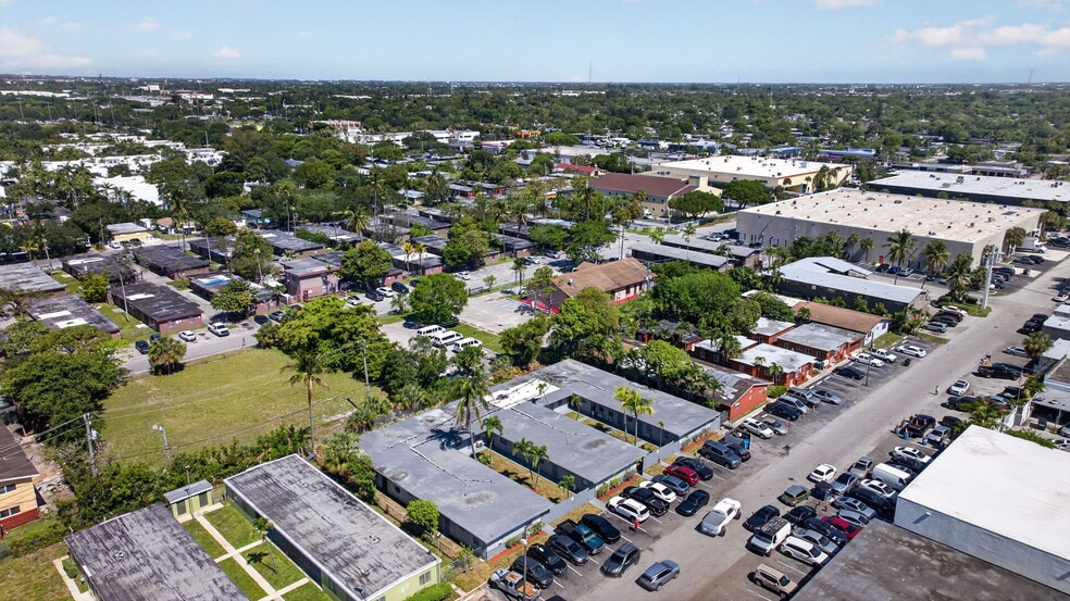 More Photos Of 821-825 NW 10th Ter, Fort Lauderdale Apartments For Sale
