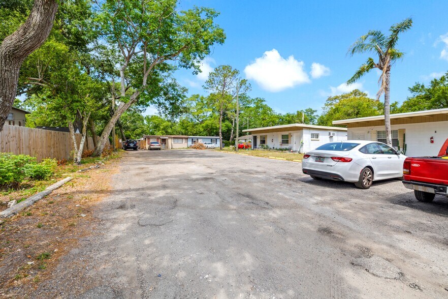 More Photos Of 11720 N 15th St, Tampa Apartments For Sale