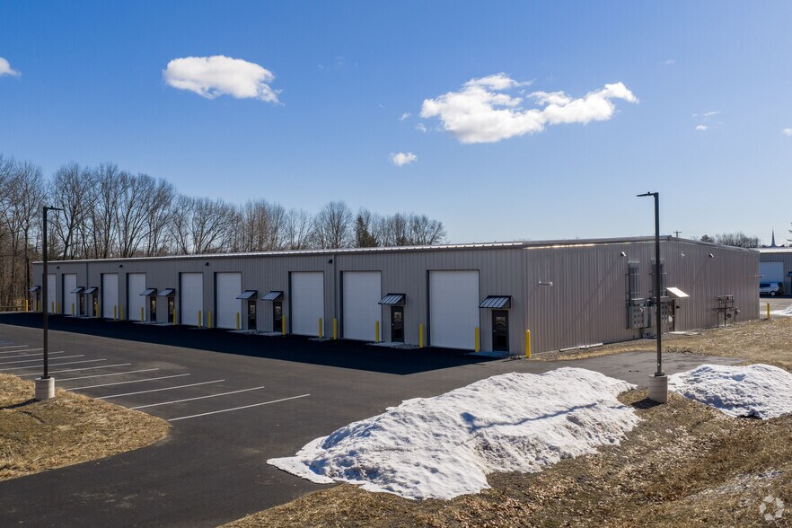 More Photos Of 26 Wood Rd, Round Lake Industrial For Sale
