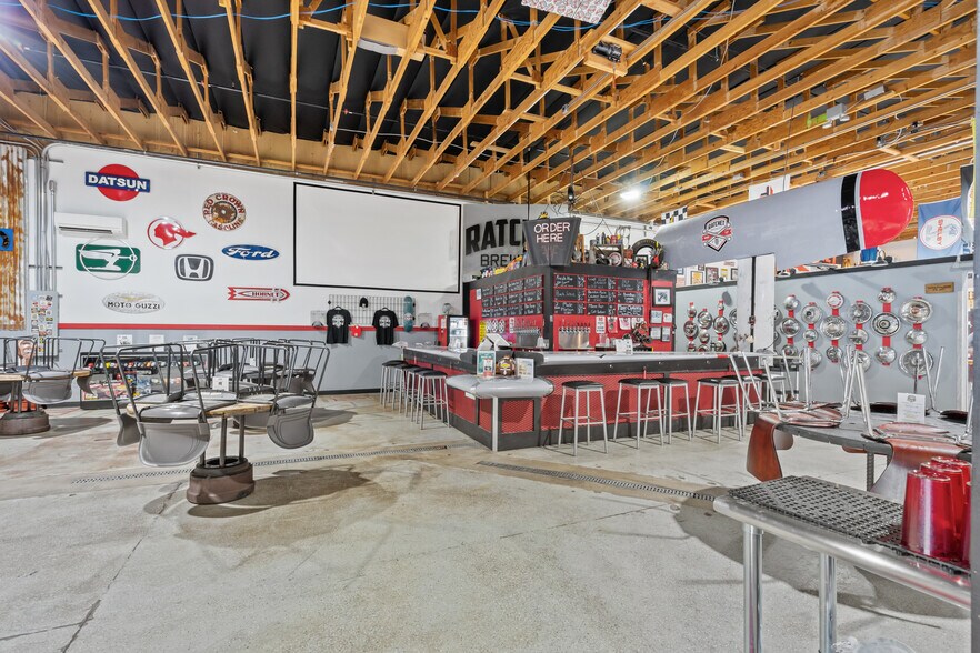 More Photos Of 2425 25th St SE, Salem General Retail For Sale