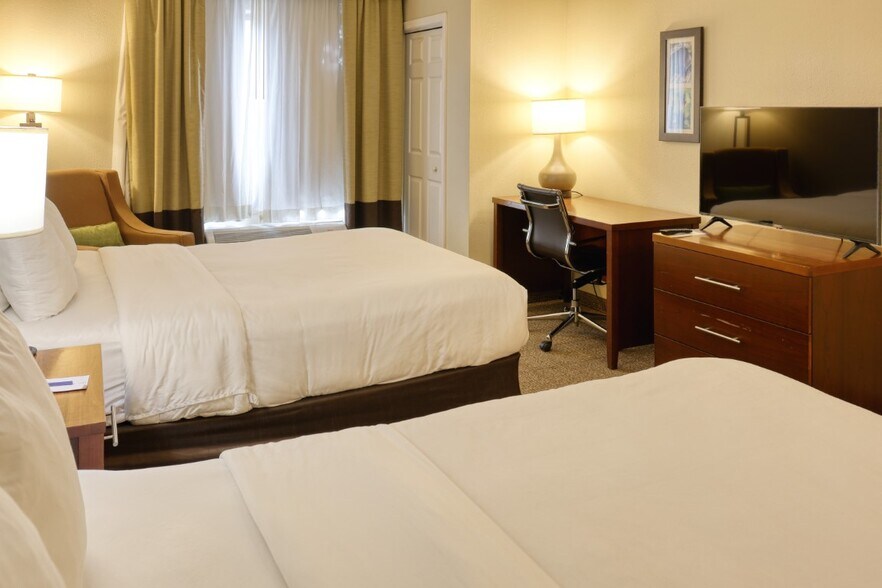 More Photos Of 7800 Memorial Blvd, Port Arthur Hotel For Sale