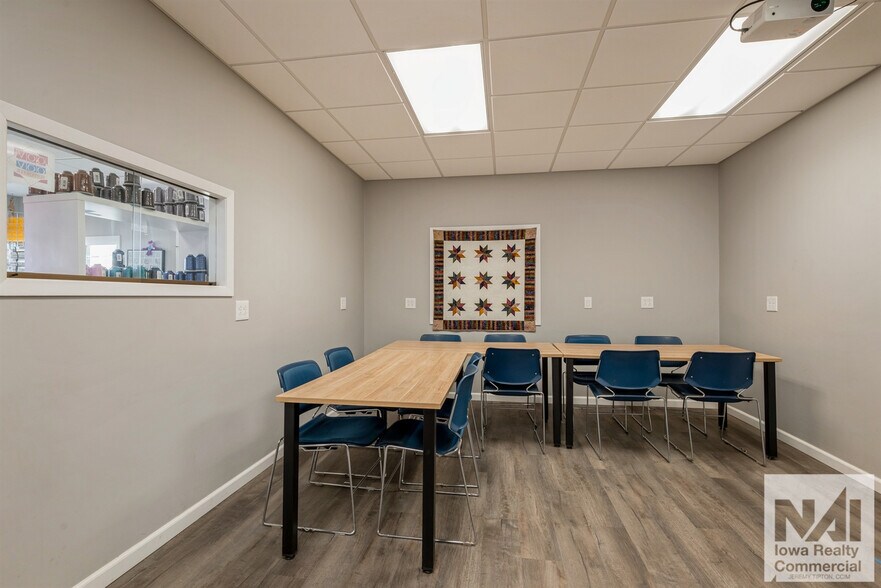 More Photos Of 1105 Hawkeye Dr, Hiawatha Industrial For Lease