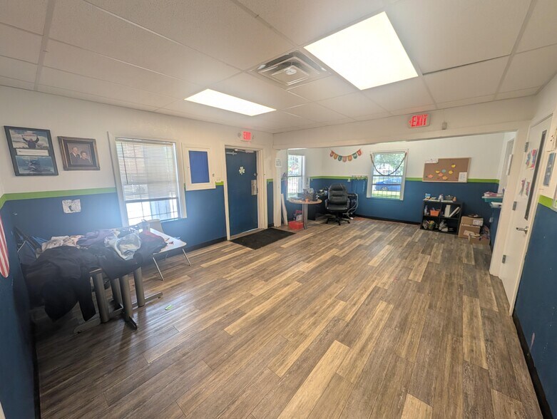 More Photos Of 2101 Alexander Ave, Waco Schools For Sale