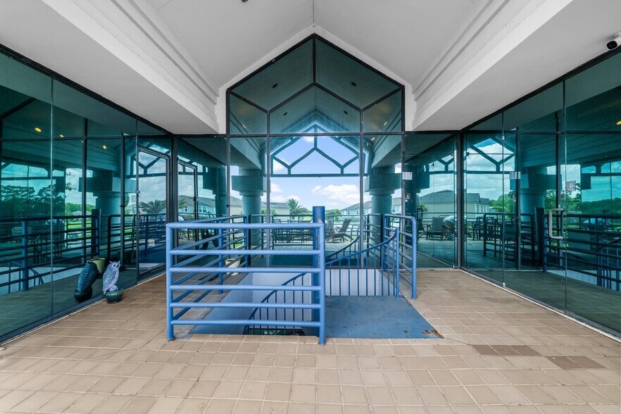 More Photos Of 9250 Cypress Green Dr, Jacksonville Medical For Lease