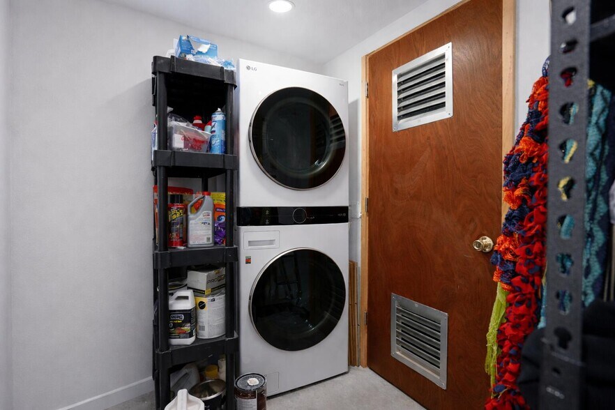 More Photos Of 403 E First St, Trinidad Office For Sale