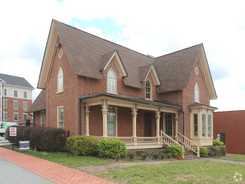 Primary Photo Of 447 Arlington St, Greensboro Office For Lease