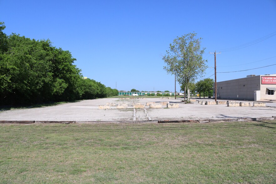 More Photos Of 8531 W Loop 1604 N, San Antonio Office For Sale