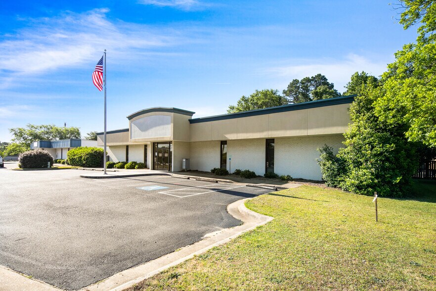 More Photos Of 6205 Raeford Rd, Fayetteville Office For Sale