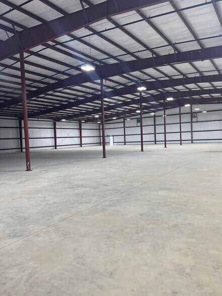 More Photos Of 921 Old Still Road, Woodbine Manufacturing For Lease