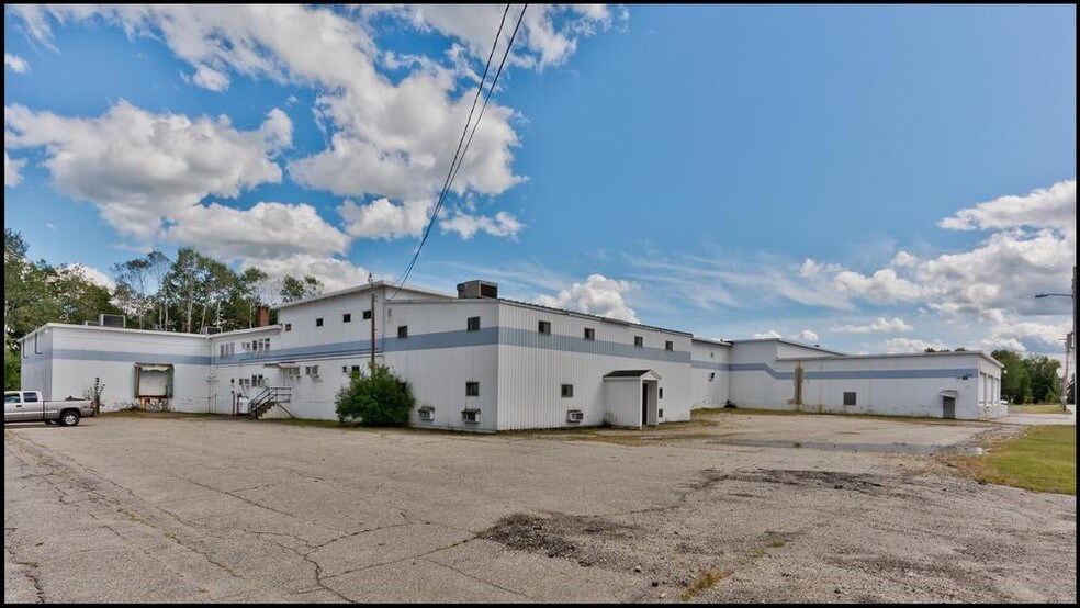 More Photos Of 650 River Rd, Gardiner Warehouse For Lease