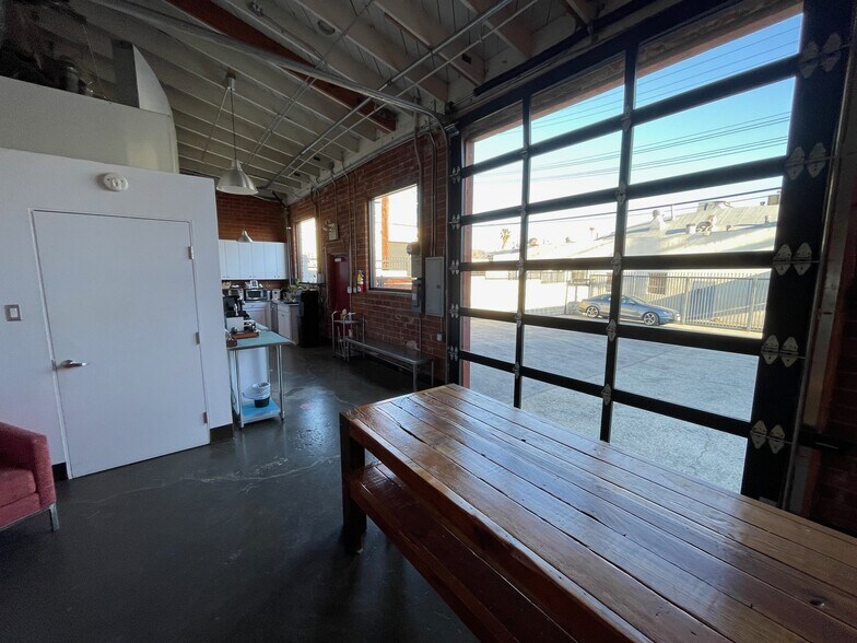 More Photos Of 110 E Santa Anita, Burbank Movie Radio TVStudio For Lease