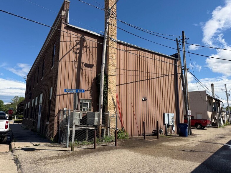 More Photos Of 125 N Main St, Marion Storefront Retail Residential For Sale