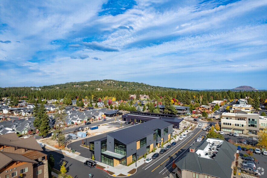 More Photos Of 2838 NW Crossing Dr, Bend Office For Lease