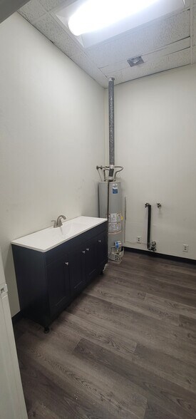 More Photos Of 355-365 S Western Ave, Los Angeles Unknown For Lease