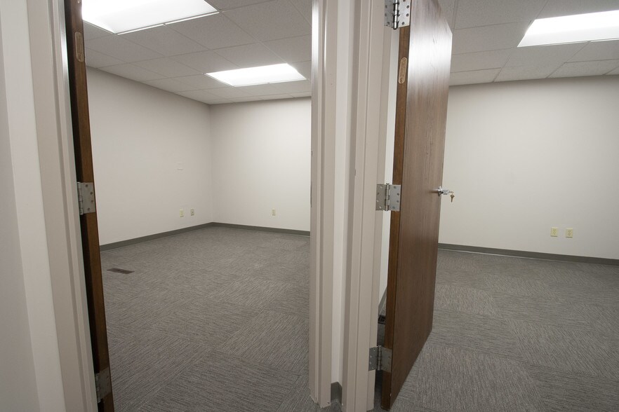 More Photos Of 522 Faxon Rd N, Norwood Young America Medical For Lease